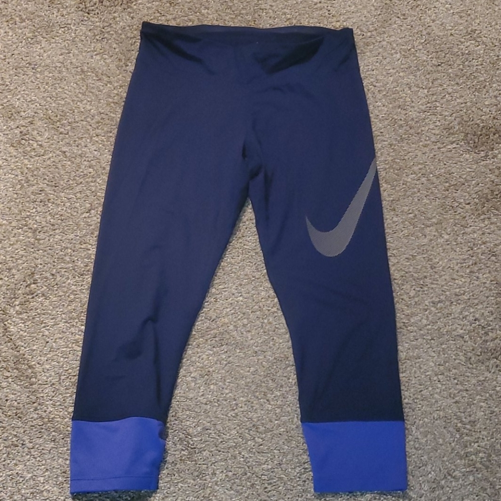 Blue cropped workout leggings